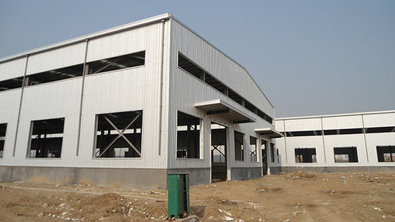 Construcción de estructuras de acero personalizables para aplicaciones de talleres de almacén